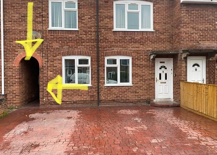 Lovely 2 Bed Apartment Sleeps 5
