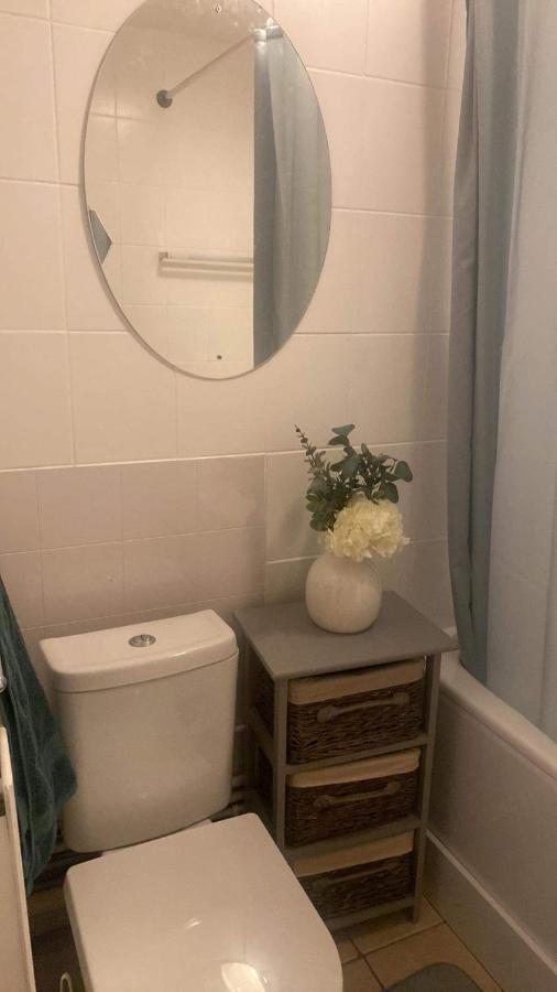Lovely 2 Bed Sleeps 5 *